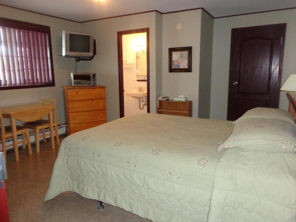 Happy Motel Edmundston Room photo